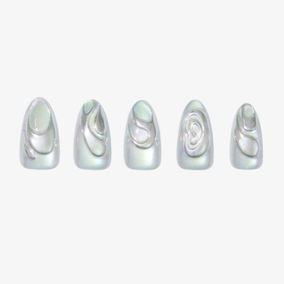 Glamnetic Harry Potter Press-On Nails - Iridescent White - Picture 2 of 4